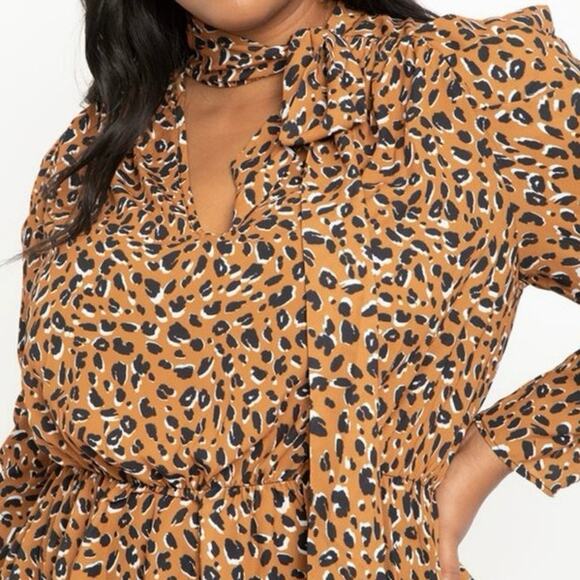 Eloquii Tops - Eloquii ruched puff sleeve v neck with tie blouse EUC 20W